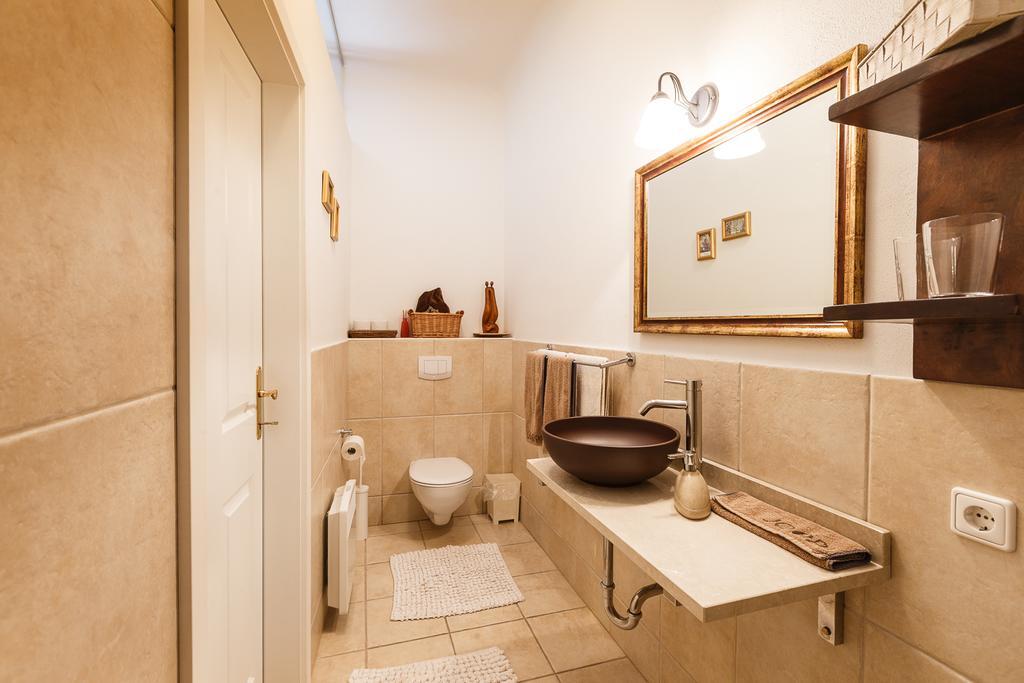 Gut Zentgraf Hotel Mörbisch am See Quarto foto